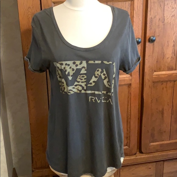 RVCA Tops - RVCA Gray Tee w/Leopard print and rolled sleeve🐆